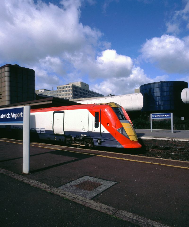 London to Gatwick Airport by train