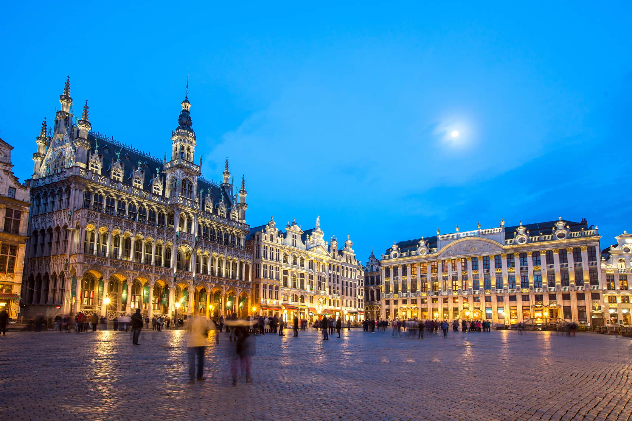 places to visit by train from brussels
